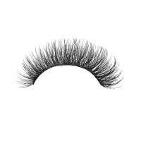 strip lashes that look like russian extensions wearing effect
