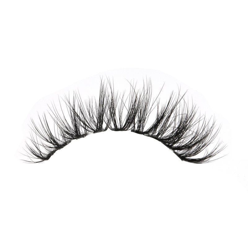 Fluffy Natural Eyelashes wearing effect