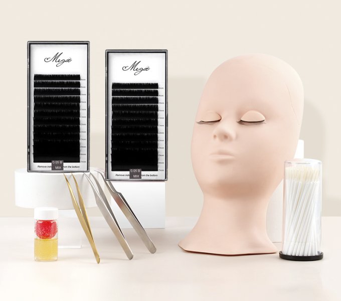 How to Use Easy Fan Lashes: Tools, Technique & Tips