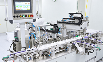 Automated filling of eyelash glue