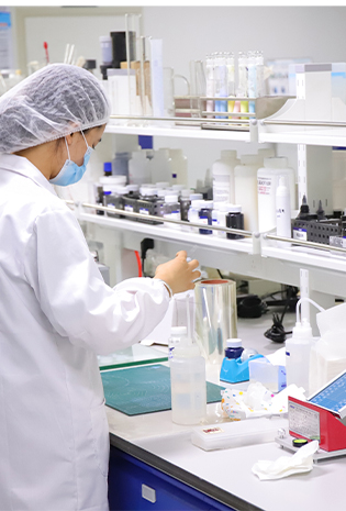 Eyelash Chemical Product R&D Lab